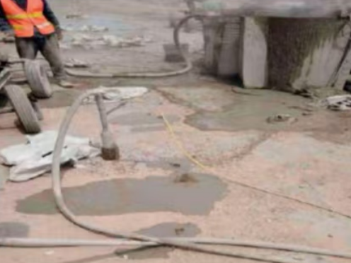 靖州水泥混凝土路面板底注浆技术 路面脱空注浆整治方案